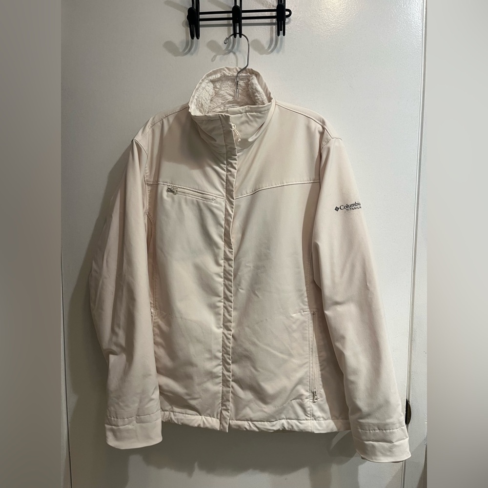 Columbia Titanium Women's Cream Ski Jacket